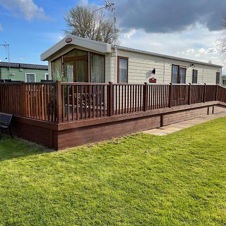 Beautiful 2 bedroom Helmsley Lodge Northampton Buitenkant foto