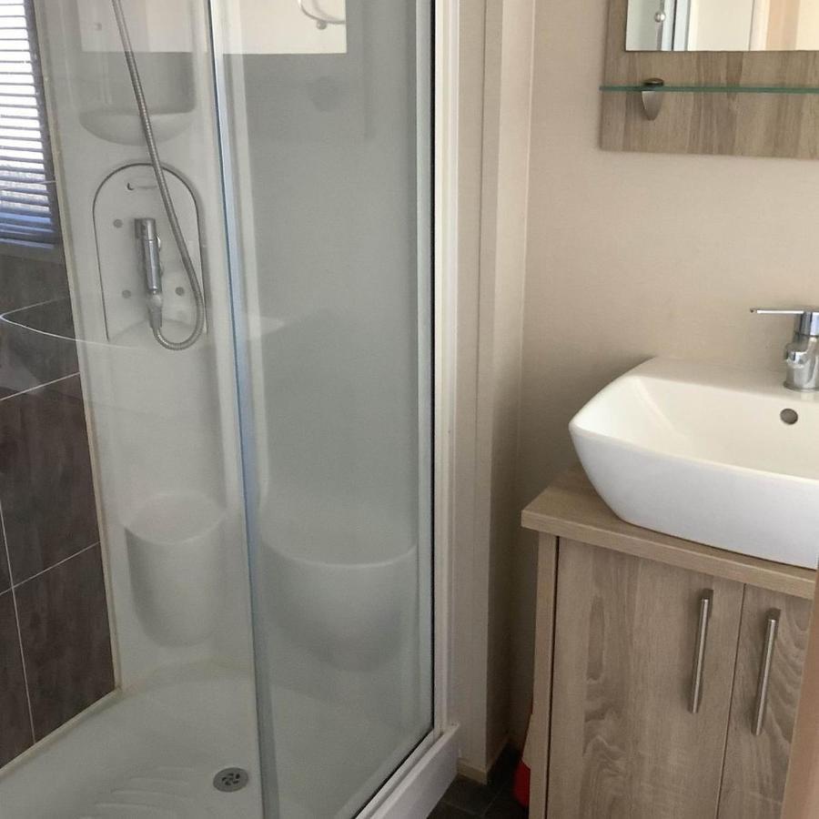 Beautiful 2 bedroom Helmsley Lodge Northampton Buitenkant foto