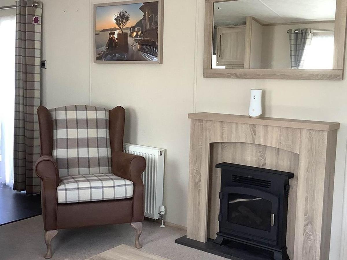 Beautiful 2 bedroom Helmsley Lodge Northampton Buitenkant foto