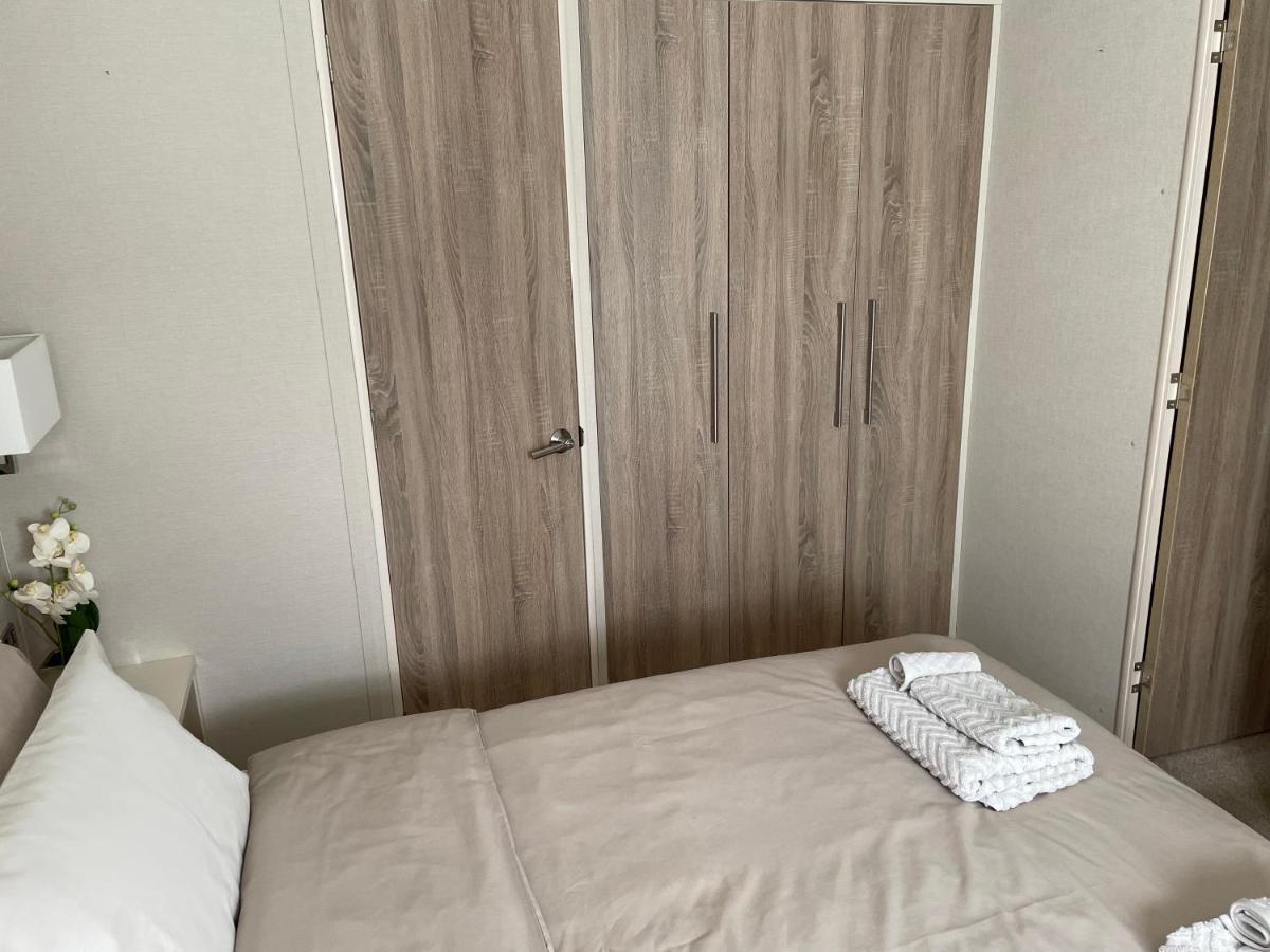 Beautiful 2 bedroom Helmsley Lodge Northampton Buitenkant foto