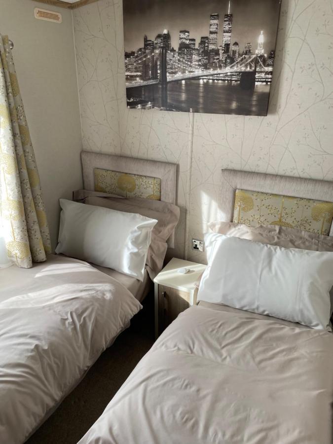 Beautiful 2 bedroom Helmsley Lodge Northampton Buitenkant foto